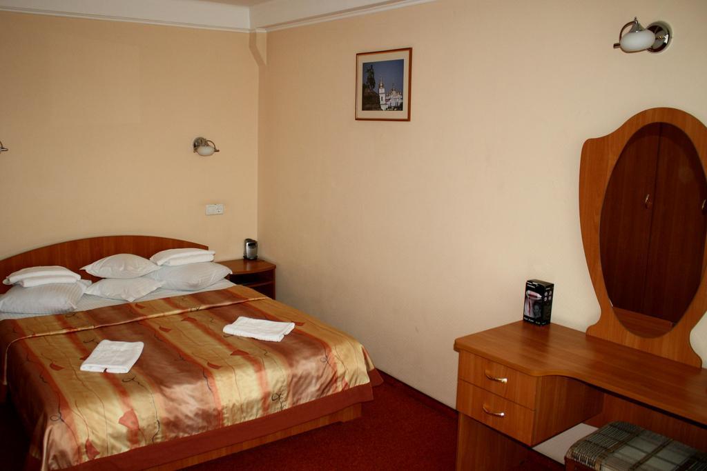 Druzhba Service Hotel Киев Стая снимка
